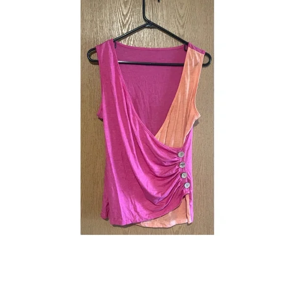 NWOT CUTE CROSSOVER TOP MIXED MEDIA - Picture 4 of 4